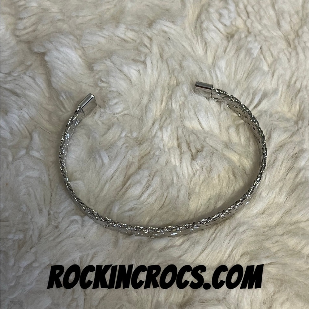 Cable Couture Paparazzi Cuff